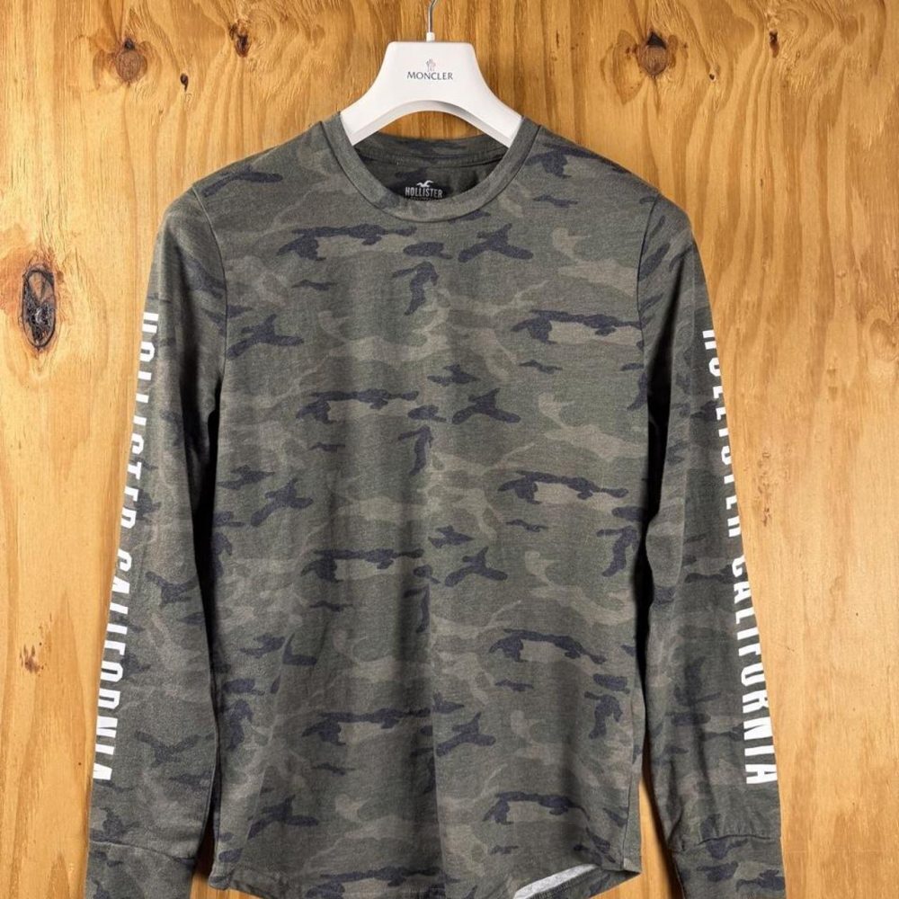 Hollister Camo Long Sleeve Tee Size S